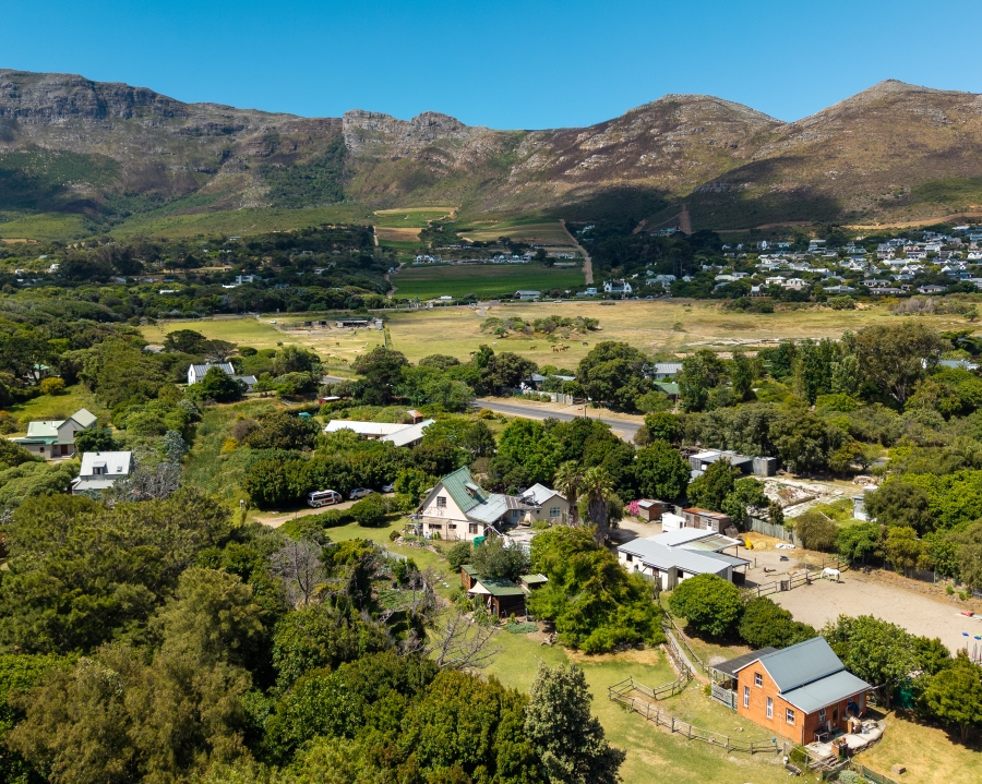 4 Bedroom Property for Sale in Meadowsteads Western Cape